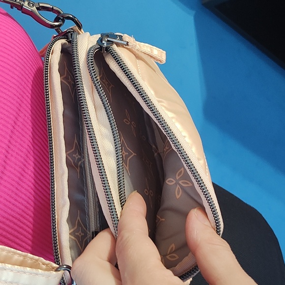 Lug Bag - Picture 5 of 10